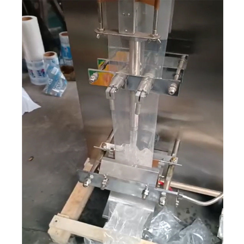 Machine de remplissage à longue durée de vie pour emballages d'eau de sachet et sacs d'eau minérale