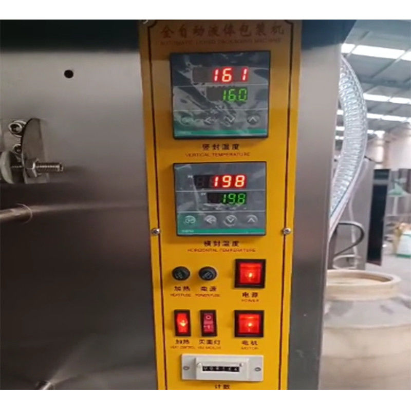 Machine de remplissage à longue durée de vie pour emballages d'eau de sachet et sacs d'eau minérale