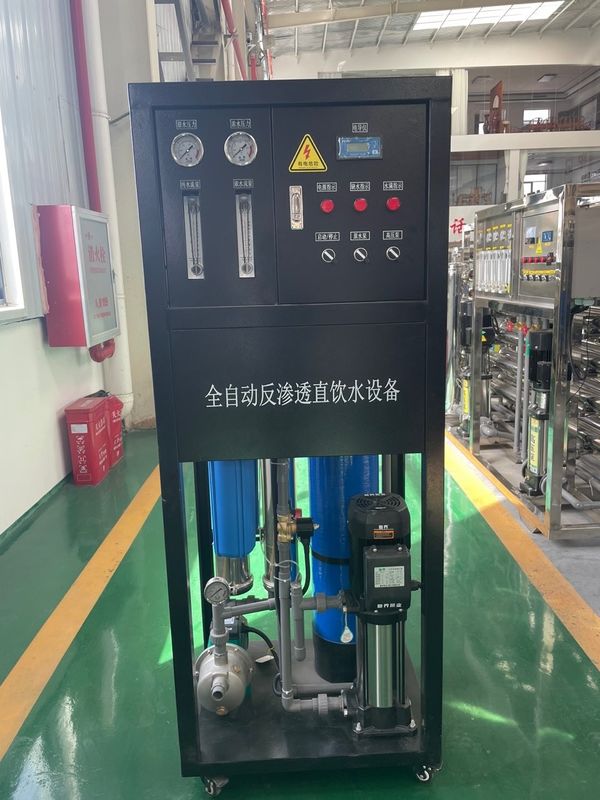 Région de remplissage de 10 à 200 ml de précision Machine automatique de remplissage de robinet à eau pour l'industrie alimentaire