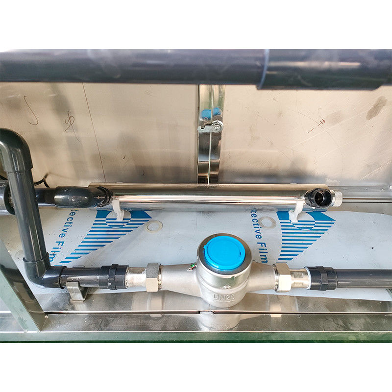 Machine de remplissage de boissons économes en énergie en acier inoxydable avec composants de base de pompe