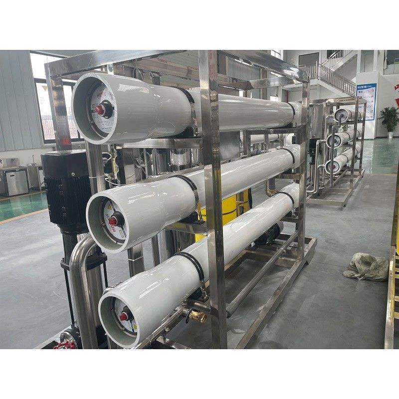 Machines pour le traitement des filtres d'eau potable minérale pure d'une capacité de 6 L/H