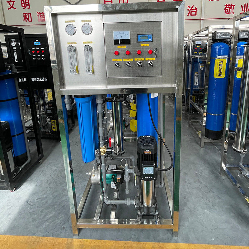 Système de purification de l'eau par filtre à osmose inverse mini avec une productivité de 500 L/heure