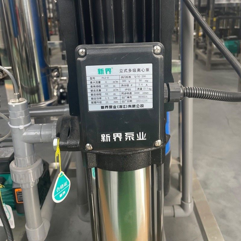 Système de purification de l'eau par filtre à osmose inverse mini avec une productivité de 500 L/heure