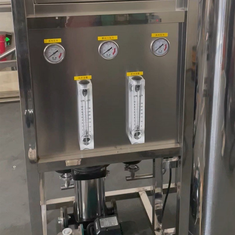 Système de purification de l'eau à moteur 1000LPH RO Système de purification de l'eau pour filtration en laboratoire