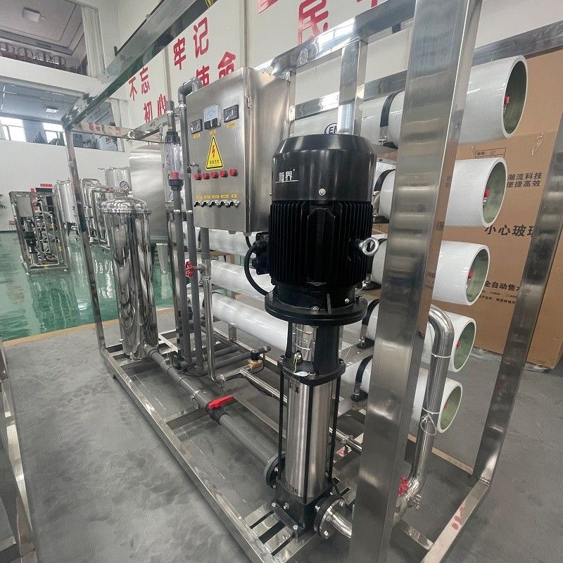 1500*600*1500mm 380V/1.5Kw usine d'eau RO pour 10000LPH solution de système d'osmose inverse