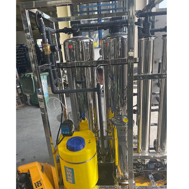 Système de purification de l'eau par osmose inverse pour boîtier en bois