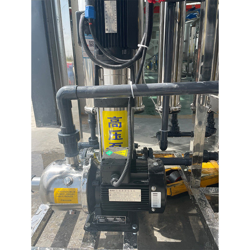 Système de purification de l'eau par osmose inverse pour boîtier en bois