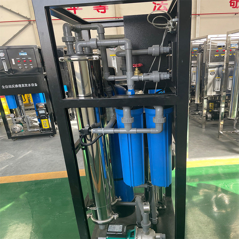 RO 500L/H Système de traitement de l'eau par osmose inverse pour l'industrie de l'eau minérale à 10-40C