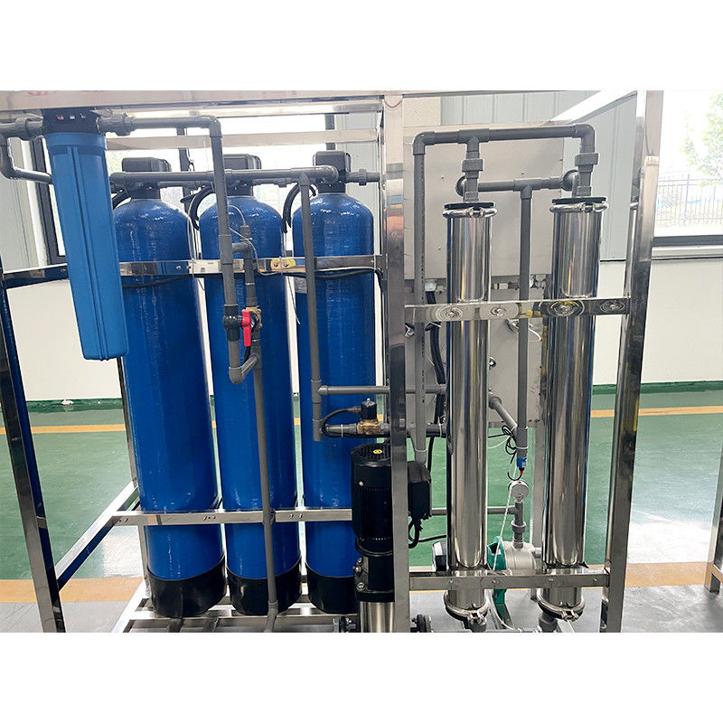 Système de purification de l'eau pour la production d'eau minérale