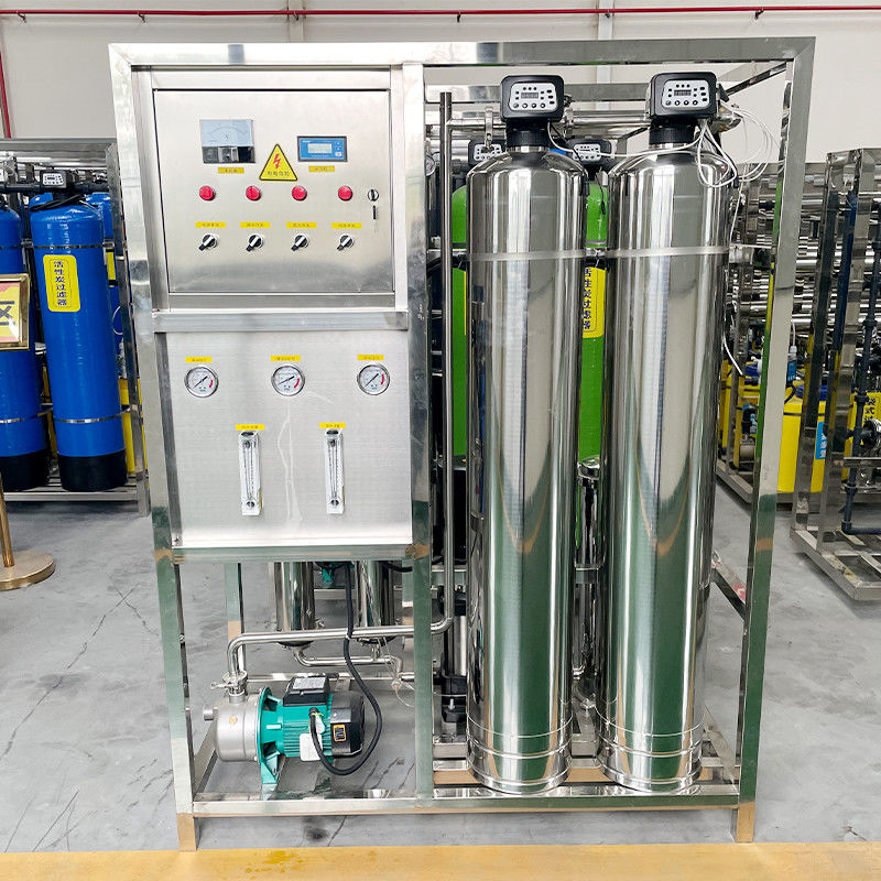 Installation d'osmose inverse pour récipient en FRP de 500L pour le traitement de l'eau pure dans un réservoir en acier inoxydable