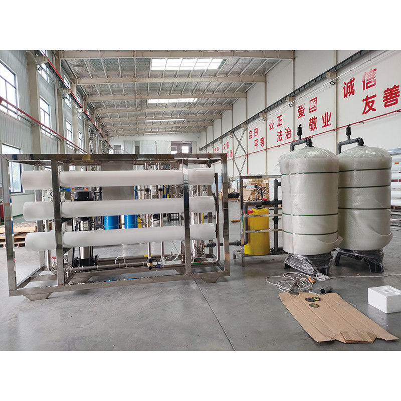 6000LPH usine commerciale de filtration de l'eau pour la filtration industrielle par osmose inverse