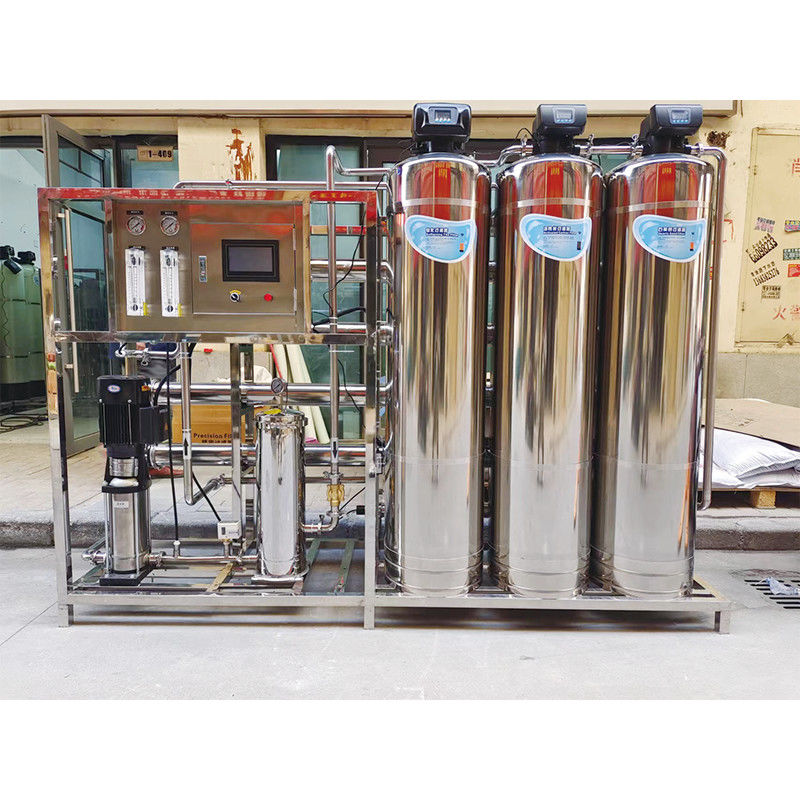 Système de traitement de l' eau par osmose inverse pour une production d' eau pure désionisée de 1000 L/h